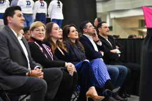 Leticia López Landero acompaña a gobernadora de Aguascalientes en informe legislativo.