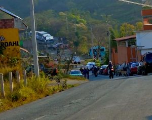 Triple homicidio; dos hombres y una mujer fueron asesinados a balazos.