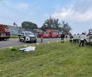 Muere hombre en choque cuando llevaba a sus hijas a la escuela.