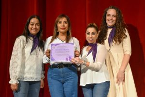 SMDIF y CAIVF llevan a la ESBAO la plática “Sé valiente y lucha por cambiar”