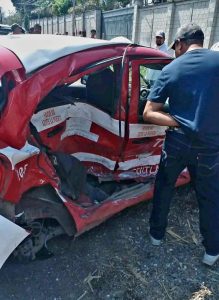 Fallece taxista tras accidente.