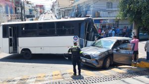 Choque deja seis personas heridas.