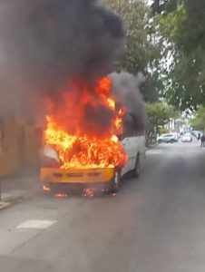 Arde autobús de pasajeros en Boca del Río