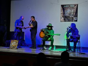 Caos Total cautiva a Fortín con una noche de Rock, Blues y más, en la Casa de Cultura