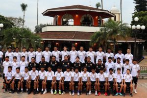 Fortín listo para el Nacional CONADE de Fútbol. Se toman la foto oficial.