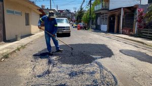 En Fortín concluyen trabajos de bacheo en Avenida Los Pinos