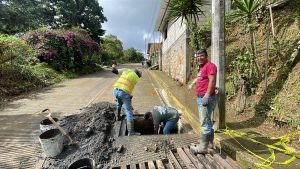 ATIENDEN AFECTACIONES POR TORRENCIALES LLUVIAS EN IXHUATLÁN