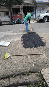 Continúan acciones de bacheo para mejorar la movilidad en Fortín