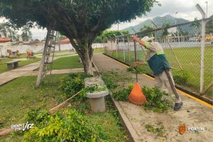 COMUDE continúa con la rehabilitación de espacios deportivos en Fortín