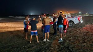 DOS JÓVENES SE METEN AL MAR DE NOCHE Y SE AHOGAN