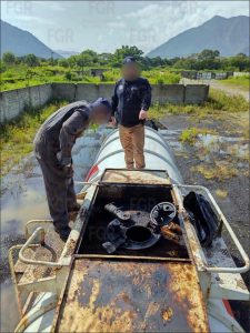 CATEA FGR UN DOMICILIO EN RÍO BLANCO; ASEGURA MÁS DE 33 MIL LITROS DE HIDROCARBURO Y CINCO VEHÍCULOS