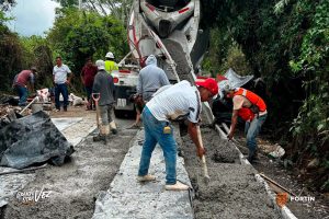 Avanza la construcción del camino artesanal en el tramo Monte Blanco–Santa Elena