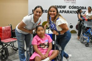 Realiza SMDIF segunda entrega de aparatos funcionales