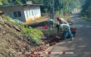 Faenas comunitarias mejoran caminos y espacios públicos en 28 localidades rurales de Córdoba