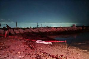 ELLOS QUERIAN DIVERTIRSE, MUERE PAPÁ, MENOR SE LO LLEVA EL MAR
