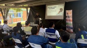 POLICÍA MUNICIPAL FORTALECE LA PREVENCIÓN DE LA EXTORSIÓN TELEFÓNICA EN CENTROS DE TRABAJO